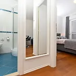 Comfort With Parking & View Apartman