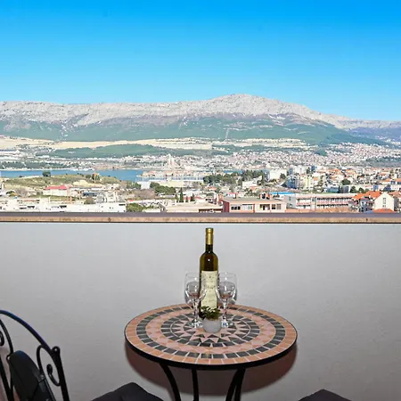 Comfort With Parking & View *