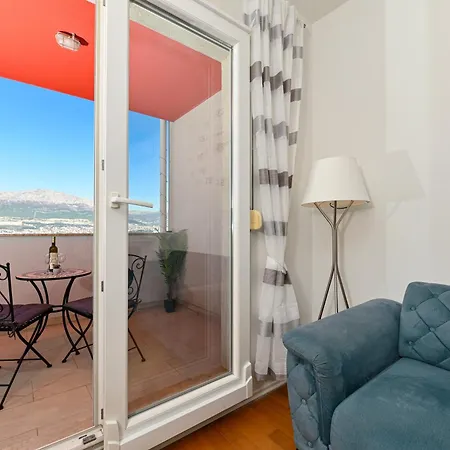 Apartment Comfort With Parking & View