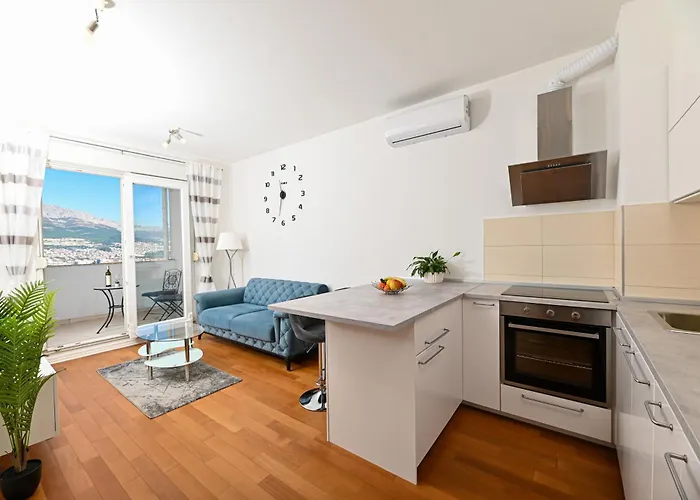 Comfort With Parking & View *