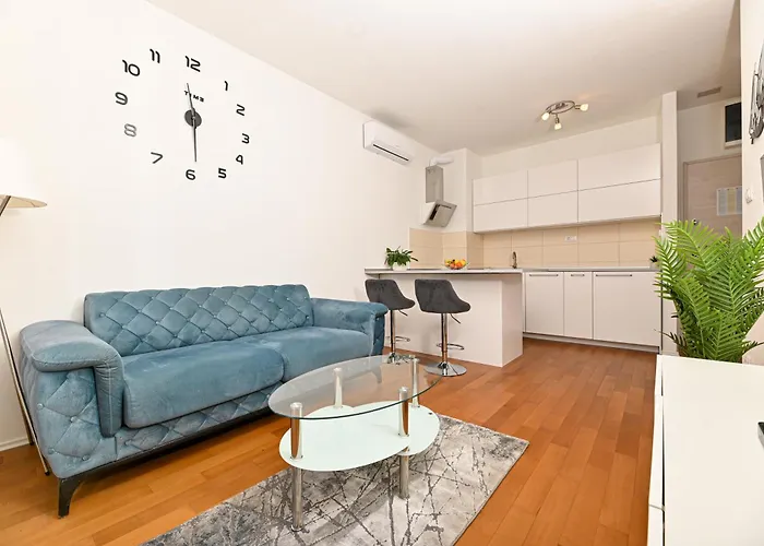 Comfort With Parking & View Split