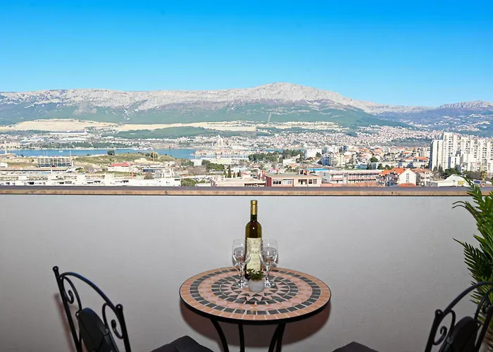 Comfort With Parking & View *