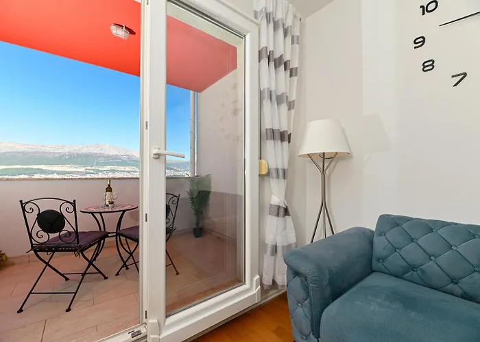 Apartment Comfort With Parking & View